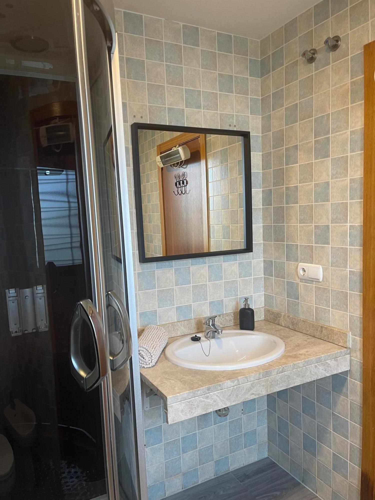Stelarium-Suite Con Bano Privado En Casa Compartida-Uebica2 ไมเรียนา เดล อัลคาราเฟ ภายนอก รูปภาพ