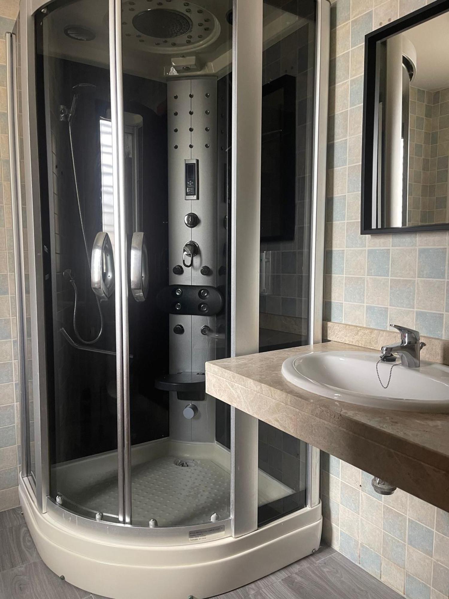 Stelarium-Suite Con Bano Privado En Casa Compartida-Uebica2 ไมเรียนา เดล อัลคาราเฟ ภายนอก รูปภาพ